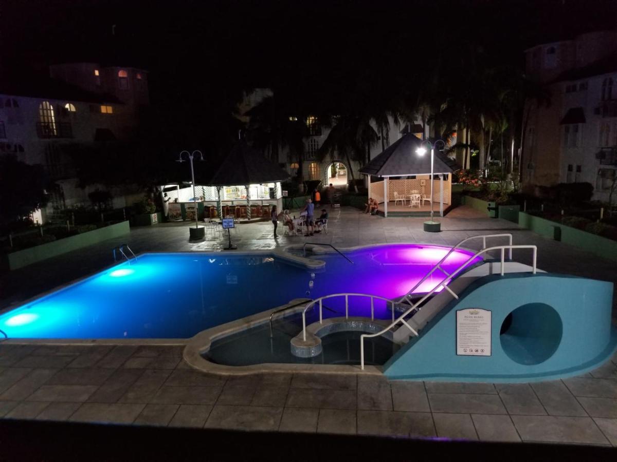 Rosi Ocean Sand Hotel Apt Ocho Rios Esterno foto